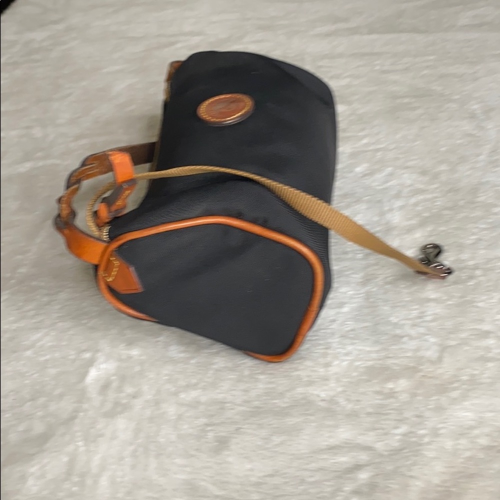 Handbags - Picture 3 of 3